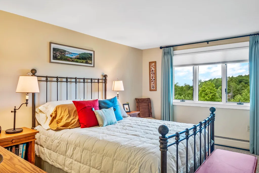 11b Indian Cave Landing Sunapee NH 03782