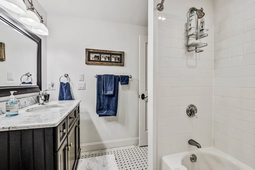 11b Indian Cave Landing Sunapee NH 03782
