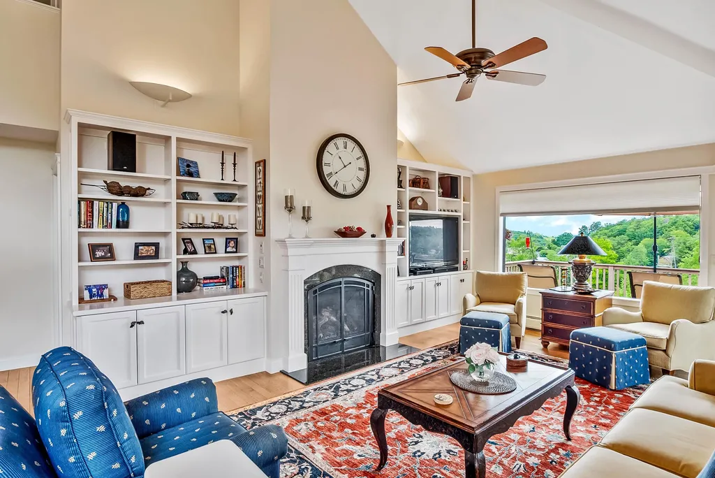 11b Indian Cave Landing Sunapee NH 03782