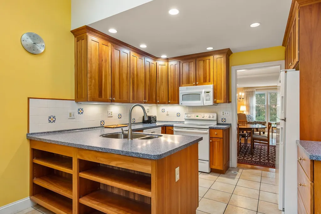 579 Sagamore Avenue Portsmouth NH 03801