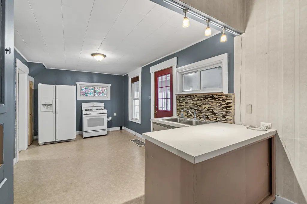 224 Laurel Street Manchester NH 03103
