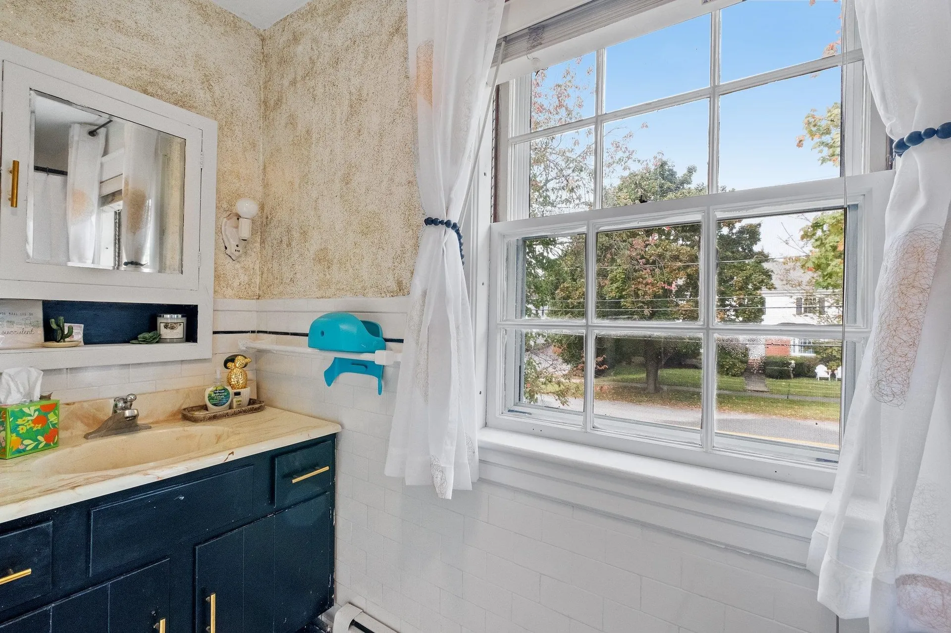 16 Gale Avenue Laconia NH 03246