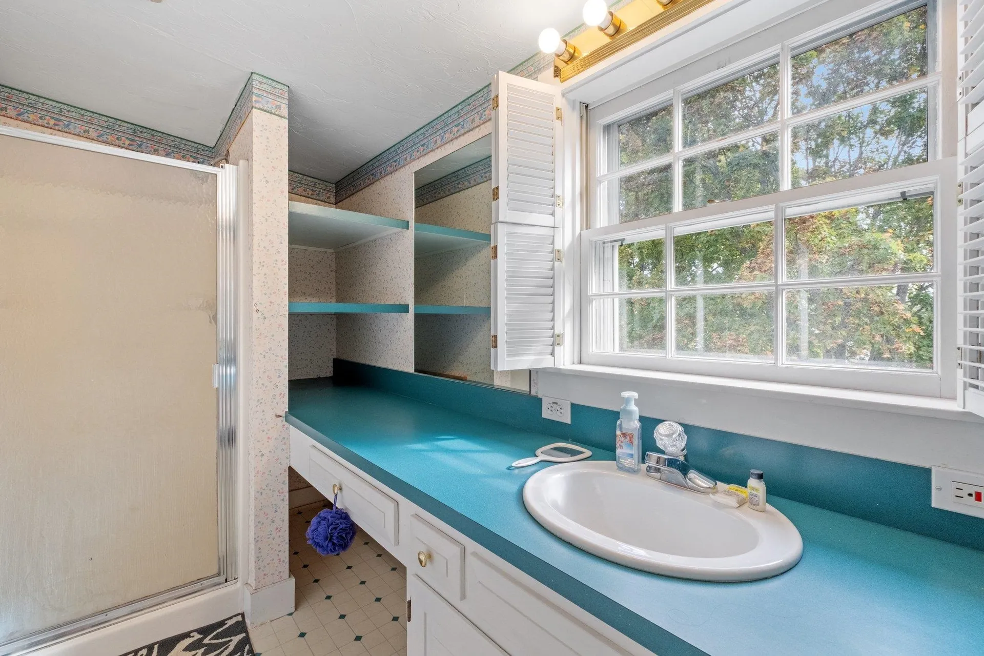 16 Gale Avenue Laconia NH 03246