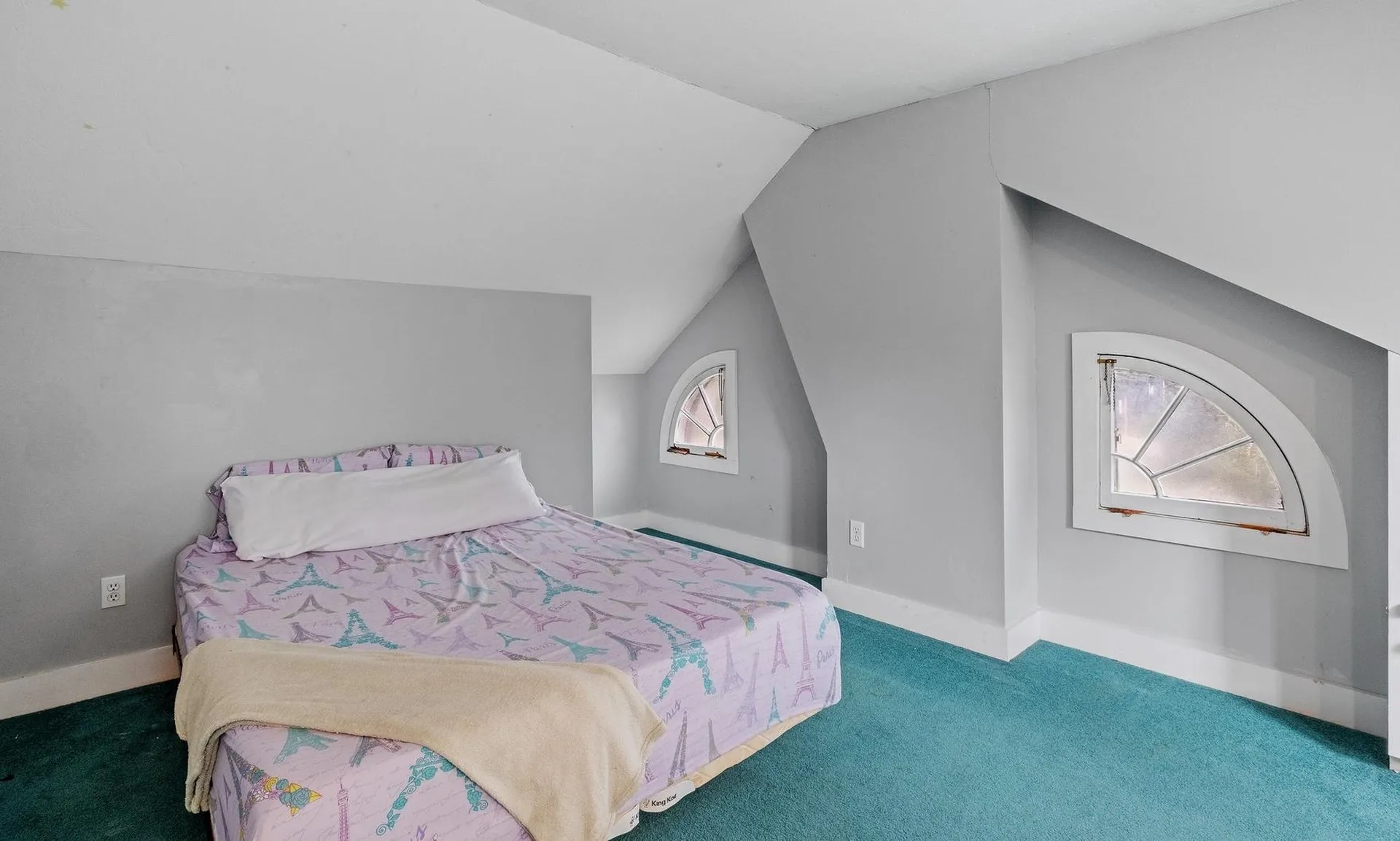 16 Gale Avenue Laconia NH 03246