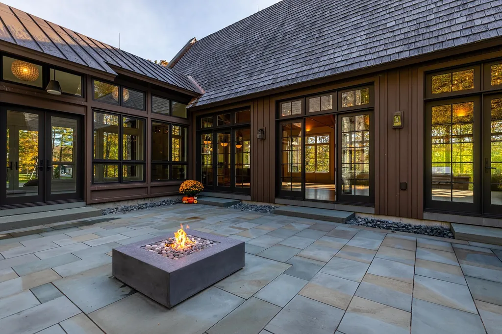 515 West Fields Road Manchester VT 05254