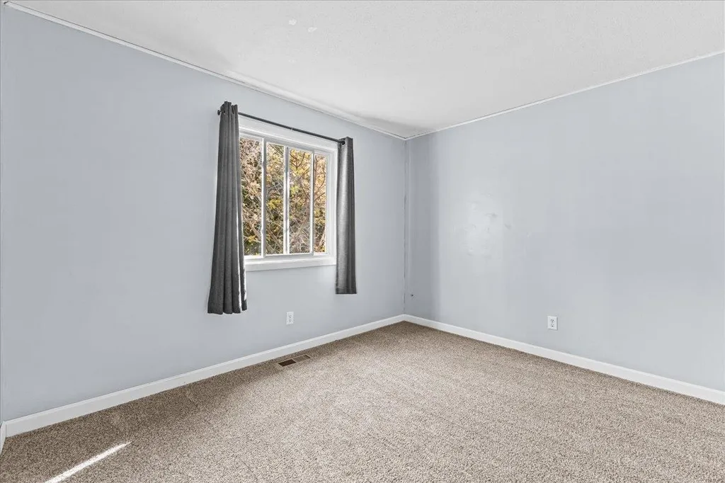 71 Woodcrest Circle Milton VT 05468