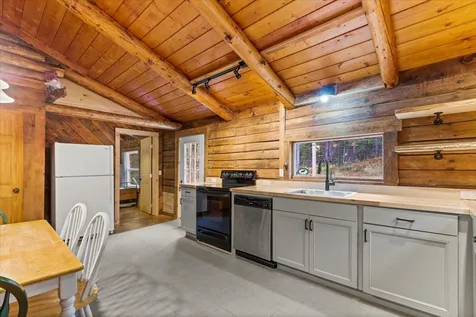 947 Boynton Road Londonderry VT 05148