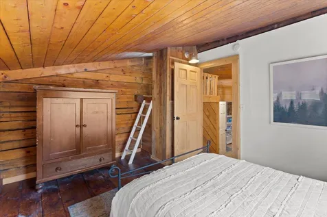 947 Boynton Road Londonderry VT 05148