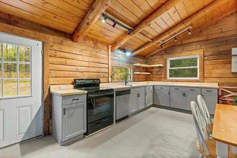 947 Boynton Road Londonderry VT 05148