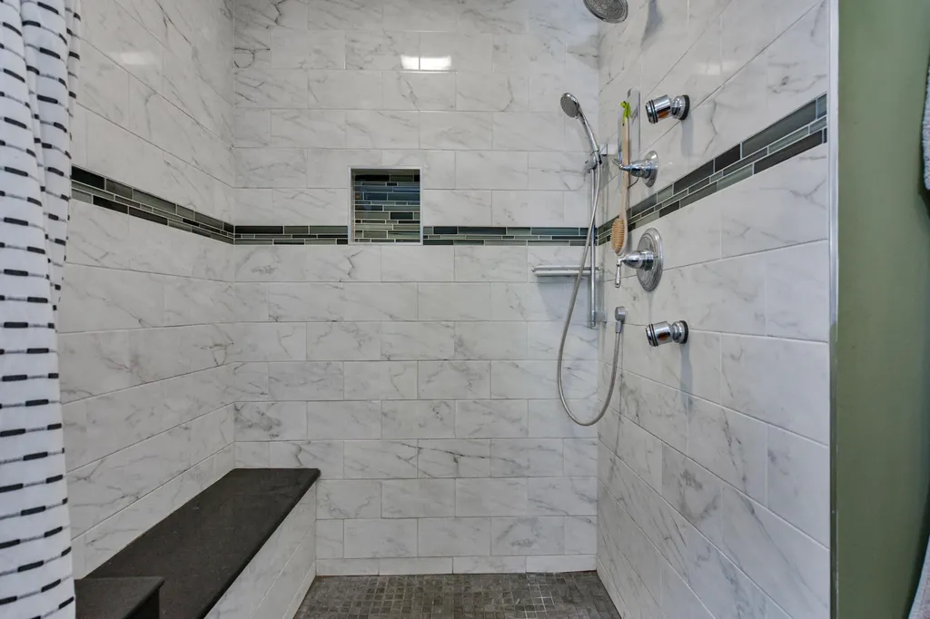 31 Wilshire Drive Londonderry NH 03053