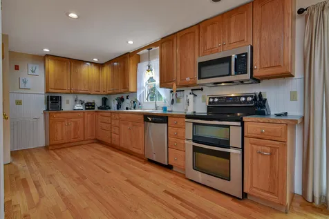 31 Wilshire Drive Londonderry NH 03053