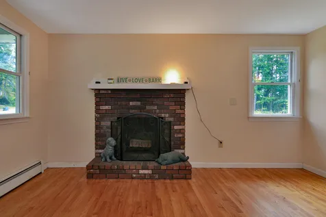 31 Wilshire Drive Londonderry NH 03053