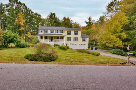 31 Wilshire Drive Londonderry NH 03053