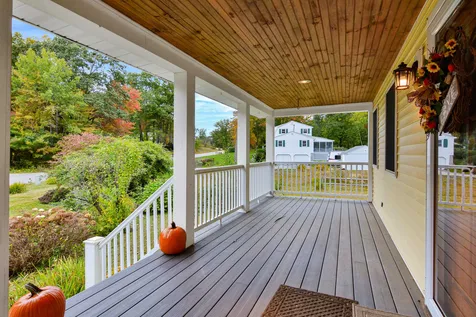 31 Wilshire Drive Londonderry NH 03053