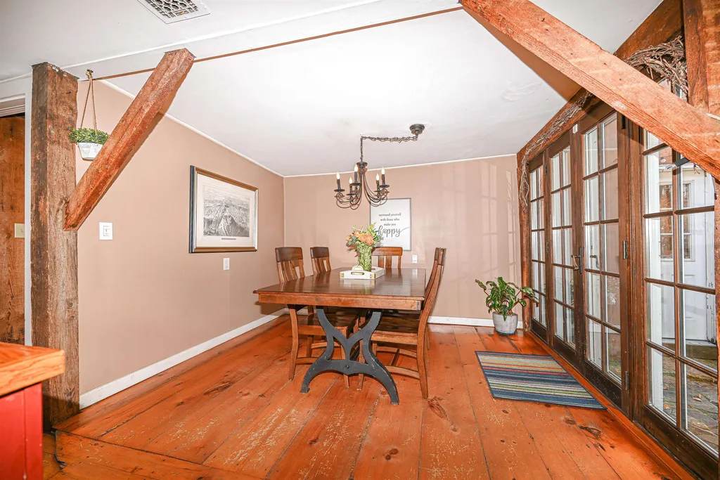 17 Lewis Road New Boston NH 03070
