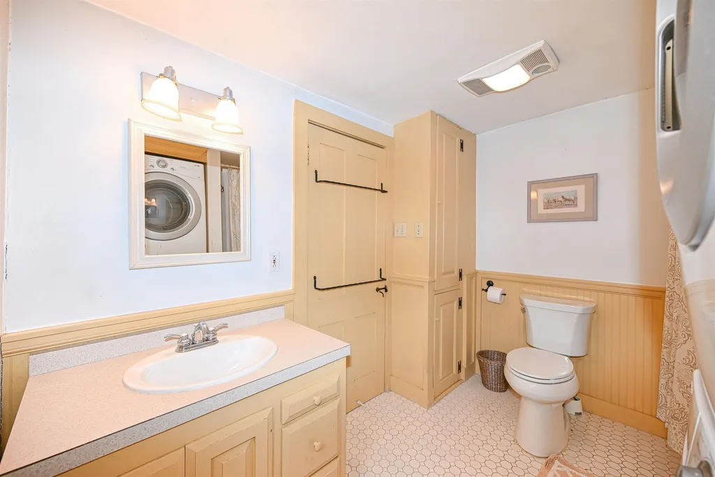 17 Lewis Road New Boston NH 03070