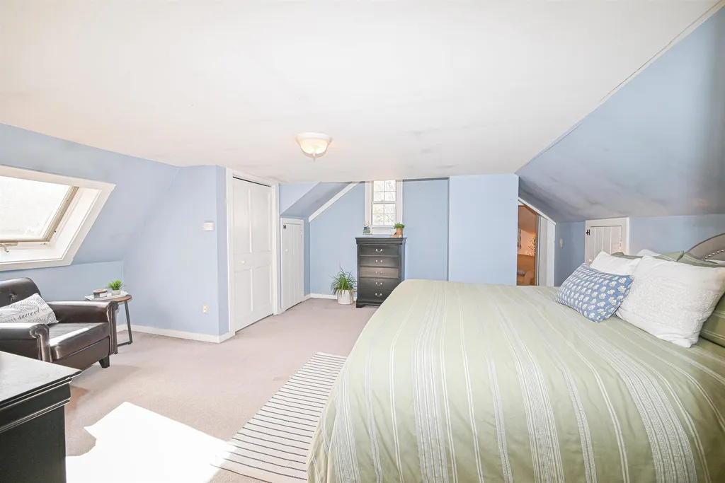 17 Lewis Road New Boston NH 03070