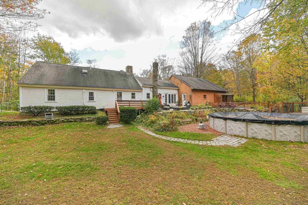 17 Lewis Road New Boston NH 03070