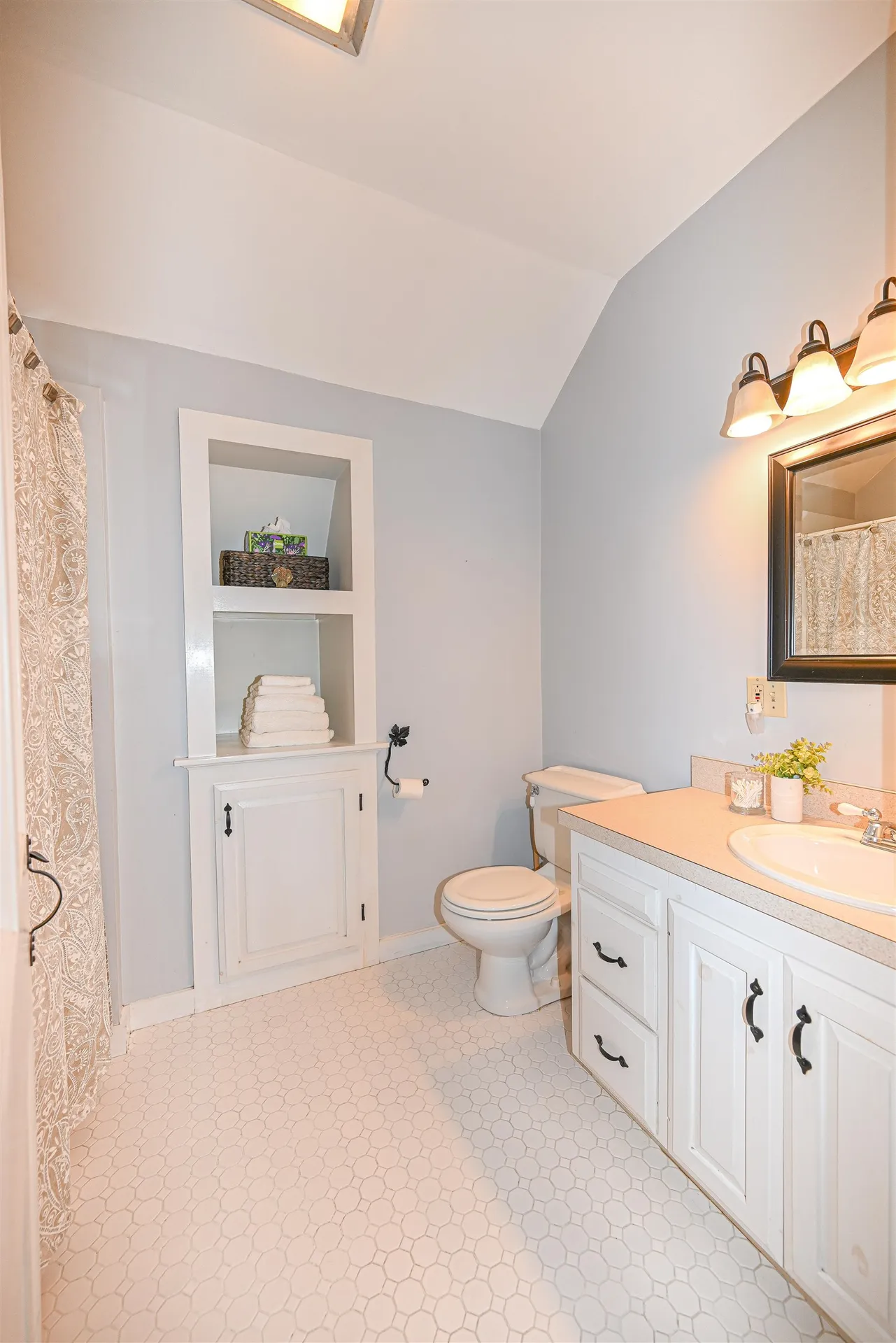 17 Lewis Road New Boston NH 03070