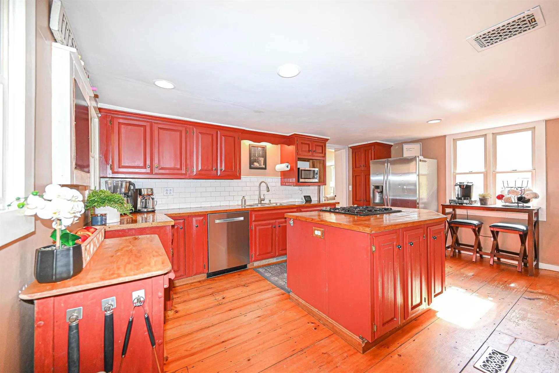 17 Lewis Road New Boston NH 03070