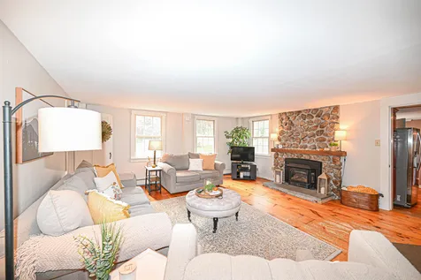 17 Lewis Road New Boston NH 03070