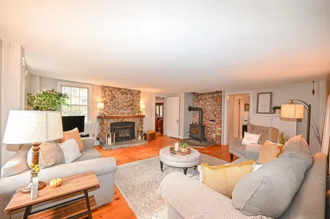 17 Lewis Road New Boston NH 03070