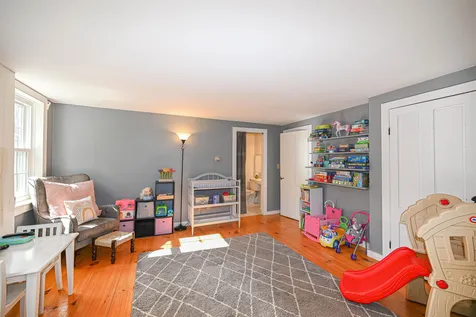 17 Lewis Road New Boston NH 03070