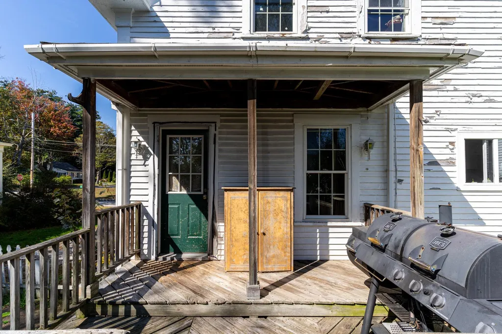 12 Hickey Street Rochester NH 03868