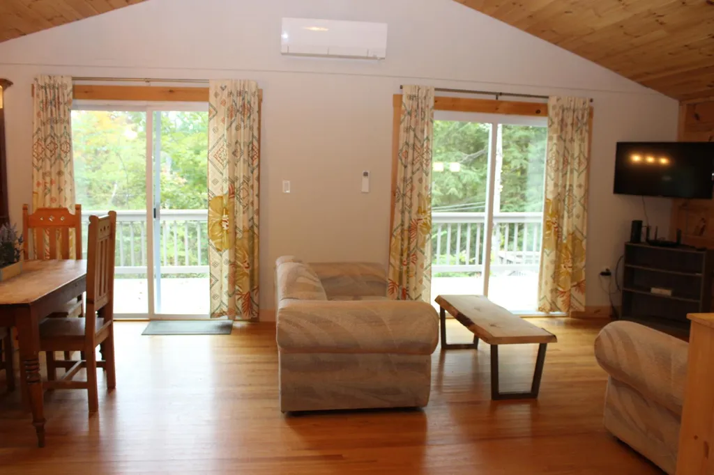 16 Falls Avenue Gilford NH 03249