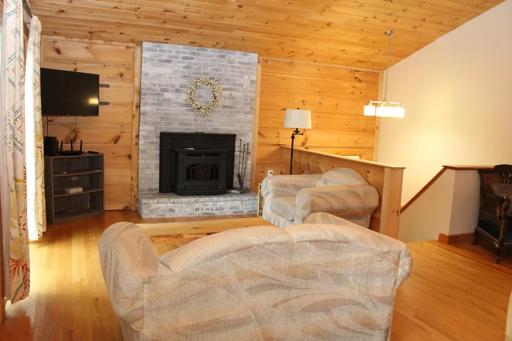 16 Falls Avenue Gilford NH 03249