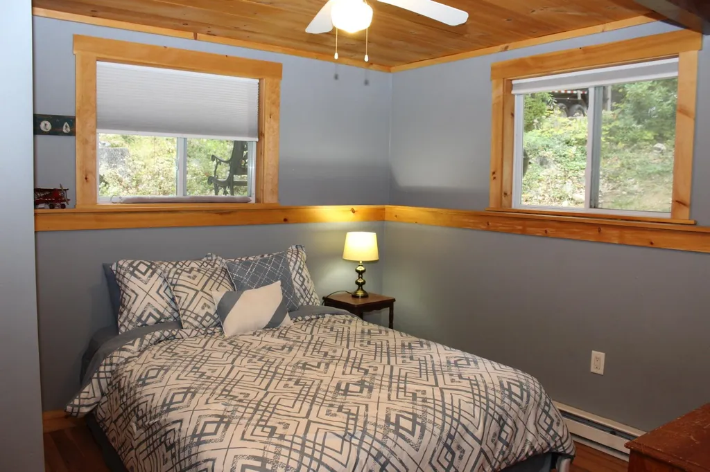 16 Falls Avenue Gilford NH 03249