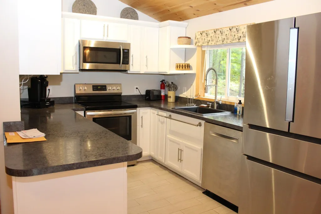 16 Falls Avenue Gilford NH 03249