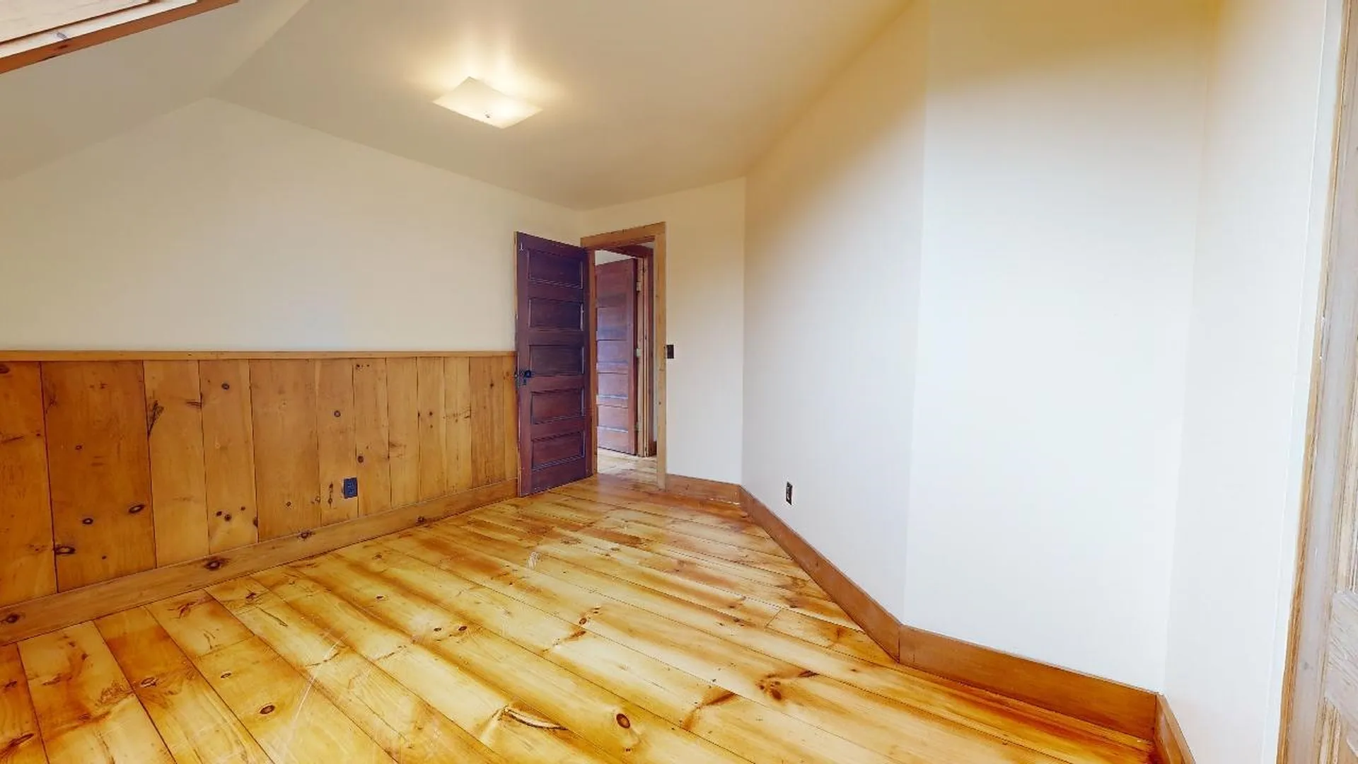 13 Moxley Road Chelsea VT 05038
