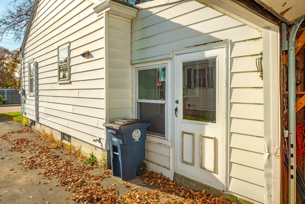 102 Burke Street Nashua NH 03060