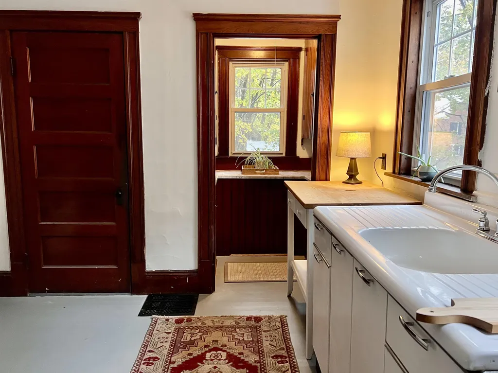 7 Perry Avenue Concord NH 03301