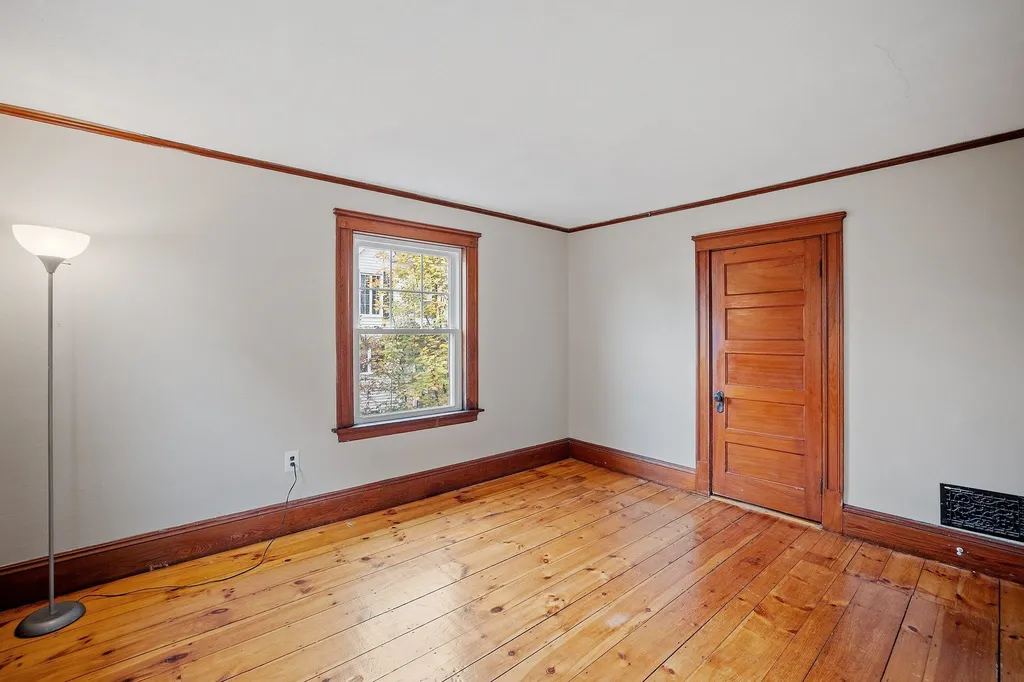 7 Perry Avenue Concord NH 03301