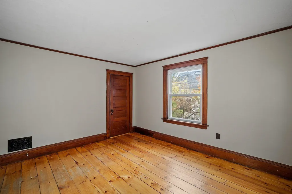 7 Perry Avenue Concord NH 03301