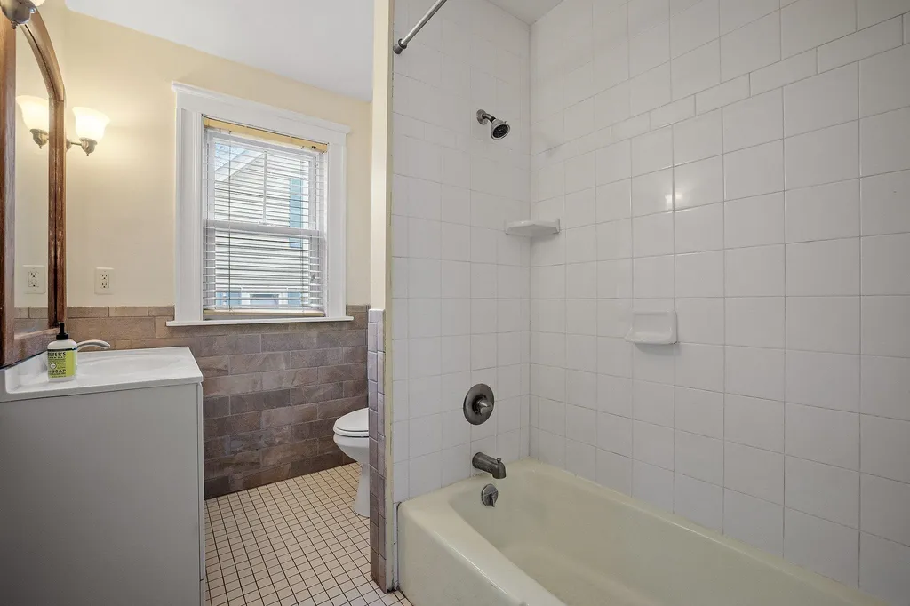 7 Perry Avenue Concord NH 03301