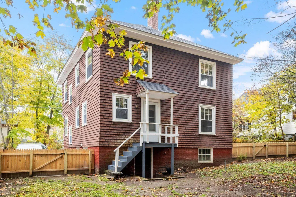 7 Perry Avenue Concord NH 03301