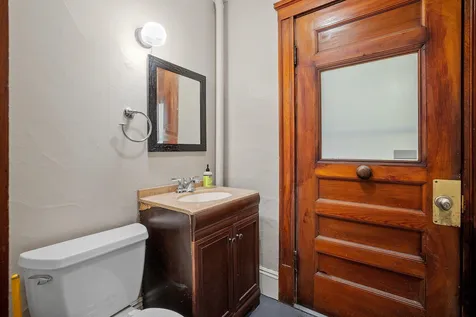 7 Perry Avenue Concord NH 03301