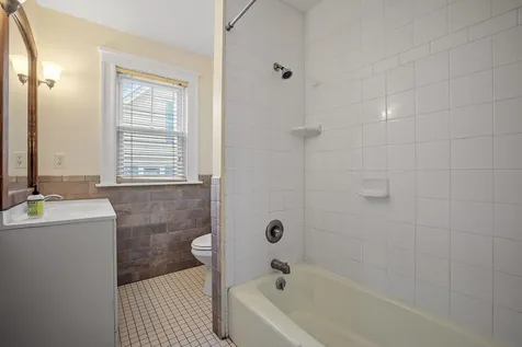 7 Perry Avenue Concord NH 03301