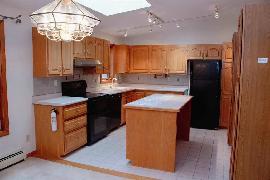 414 Bay Hill Road Northfield NH 03276