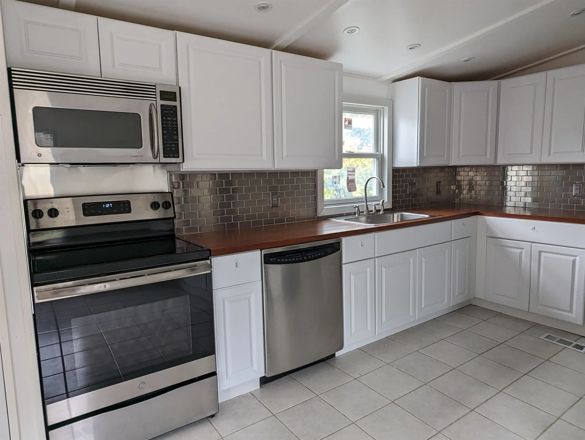 2 Cherry Street Exeter NH 03833