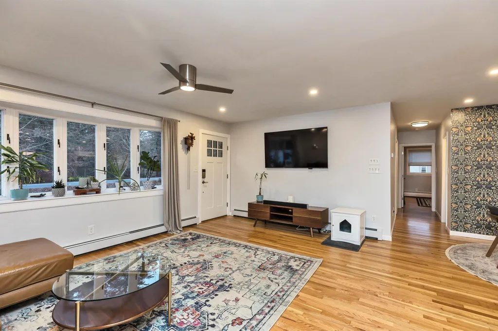 34 Sebbins Pond Drive Bedford NH 03110