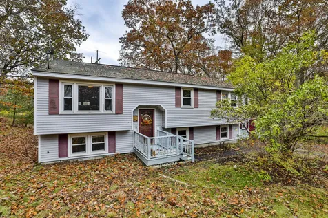 4 Viza Avenue Derry NH 03038