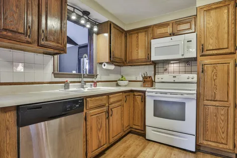 4 Viza Avenue Derry NH 03038