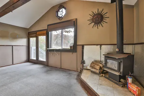4 Viza Avenue Derry NH 03038