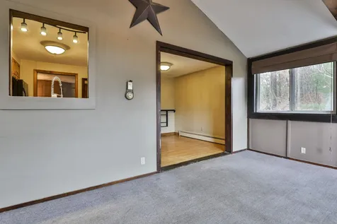 4 Viza Avenue Derry NH 03038