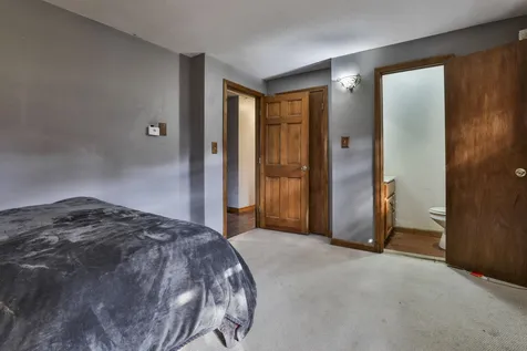 4 Viza Avenue Derry NH 03038