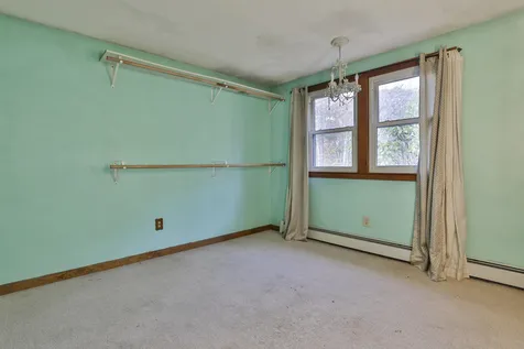 4 Viza Avenue Derry NH 03038
